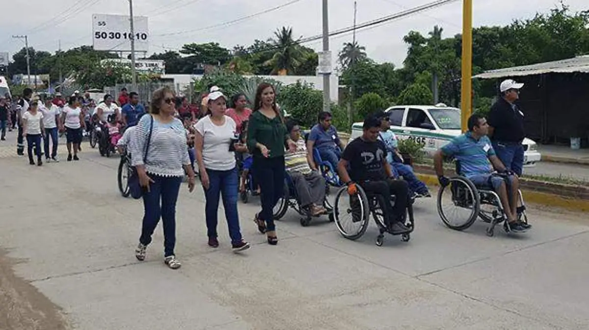 Con rodada, piden apoyo para personas con capacidades diferentes